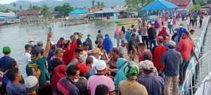 Cabup Peraih Suara Terbanyak Pilkada Halsel Usman Hi Sidik Menyapa Warga Obi