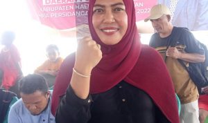 Reses di Desa Talimau, Hj Mukmina Sumbang 20 Sak Semen Untuk Pembangunan Masjid