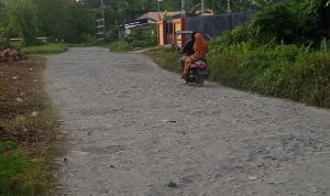Akses Jalan Menuju Perumahan Habibi Labuha Dikeluhkan
