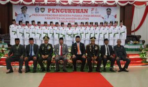 Bupati Kukuhkan Pasukan Paskibraka Halmahera Selatan