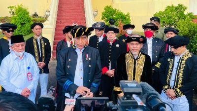 Dianugerahi Gelar Adat, Presiden Jokowi Mengapresiasi Kesultanan Ternate