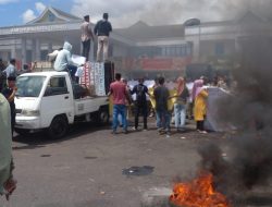 Geruduk Kantor Walikota Ternate, Masyarakat Hiri Minta Pemkot Segara Tuntaskan Pembangunan Pelabuhan Penyeberangan