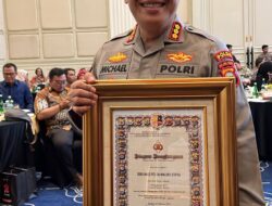 Kabidhumas Polda Malut kembali Raih Penghargaan Kategori Pengelolaan SPIT teraktif Zona Timur dari Kapolri Jendral Listyo Sigit Prabowo