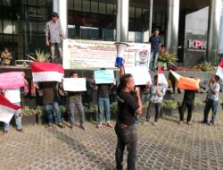 Gelar Aksi Dukungan, KPK Didesak Periksa Mantan Bupati Halsel Muhammad Kasuba dan Bahrain Kasuba