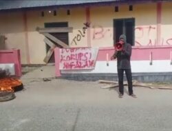 Kesal tidak Transparan Pengelolaan ADD dan DD, Warga Boikot Kantor Desa Fukweu