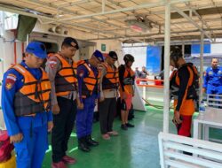 Satu Penumpang KM. Alsudais Dilaporkan Terjatuh ke Laut, Tim SAR Lakukan Pencarian