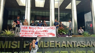 Demo di KPK, Massa Aksi Minta KPK Periksa Eks Bupati Halsel Muhammad Kasuba dan Bassam Kasuba