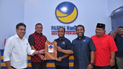 Didampingi Pendukungnya, pasangan MASIH AMAN kembalikan formulir Calon Kepala Daerah ke Partai NasDem