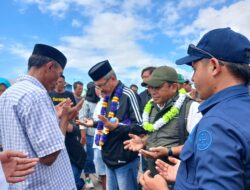 Warga Guruapin Kayoa Antusias Sambutan Kedatangan Muhlis Djafaar