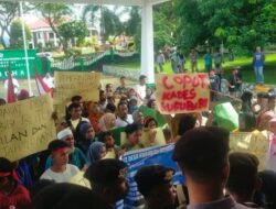 Kantor Inspektorat Halsel Dikepung, Desak Audit DD Kusubibi