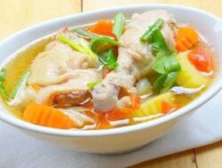Makanan yang Cocok Dikonsumsi saat Musim Hujan, Sop Ayam Masuk Pilihan Favorit 