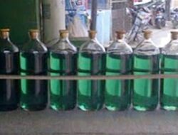 Pengecer Bermain Harga, BBM di Gane Timur Tembus Rp 28.000 Per Liter