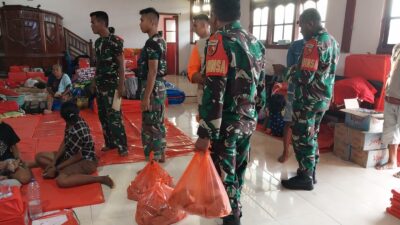 Denbekang XV/2.A Ternate Siapkan 1.500 Porsi Makanan untuk Pengungsi Erupsi Gunung Ibu