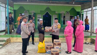 Polsek Gane Timur kembali Salurkan Bantuan Sambako di Ponpes Alkhairaat Mafa