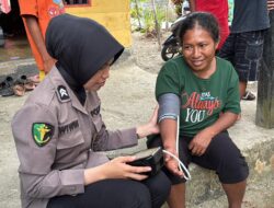 Hadir Jaga Kesehatan Pengungsi, Polres Halteng Gelar Layanan Medis di Posko Sibenpopo