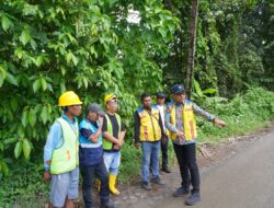 Kepala BPJN Malut Pantau Titik Longsor di Ruas Jalan Payahe-Weda